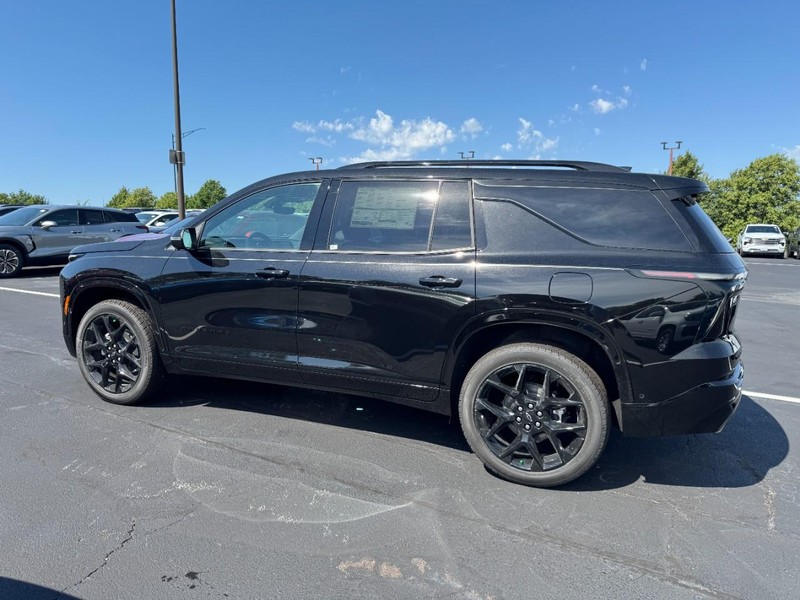 Chevrolet Traverse Vehicle Full-screen Gallery Image 2