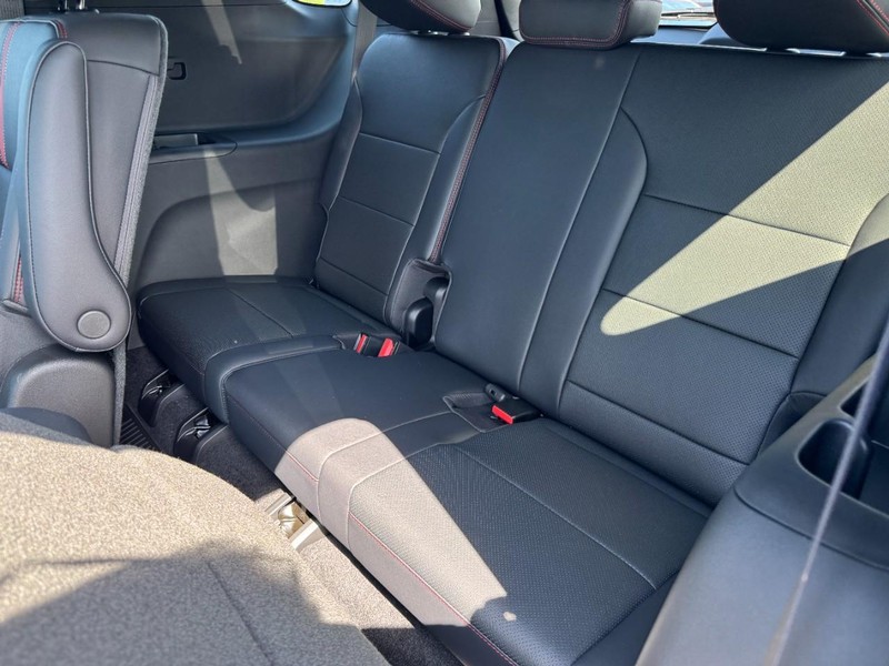 Chevrolet Traverse Vehicle Full-screen Gallery Image 6