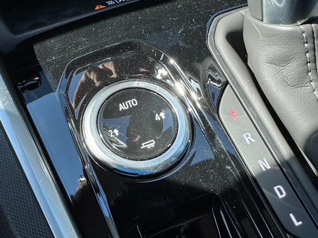 2026 Chevrolet Colorado LT - Photo 18