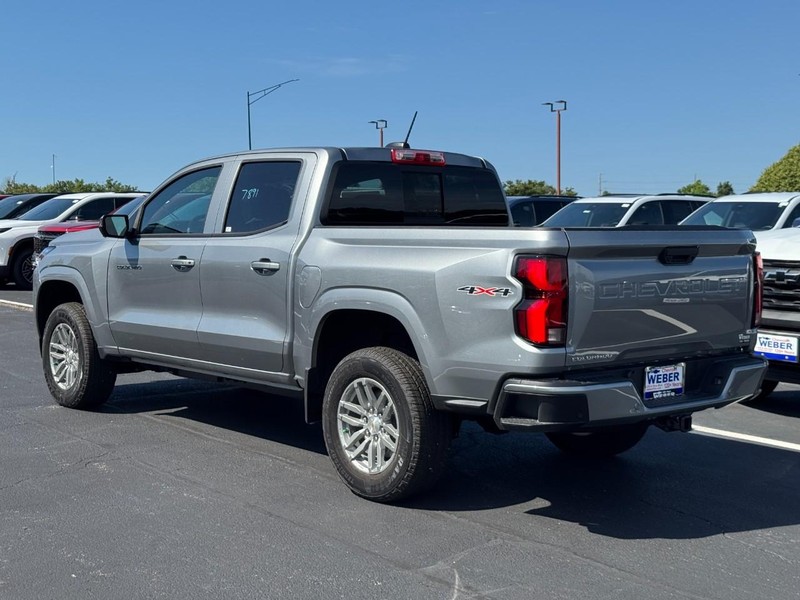 Chevrolet Colorado Vehicle Full-screen Gallery Image 3