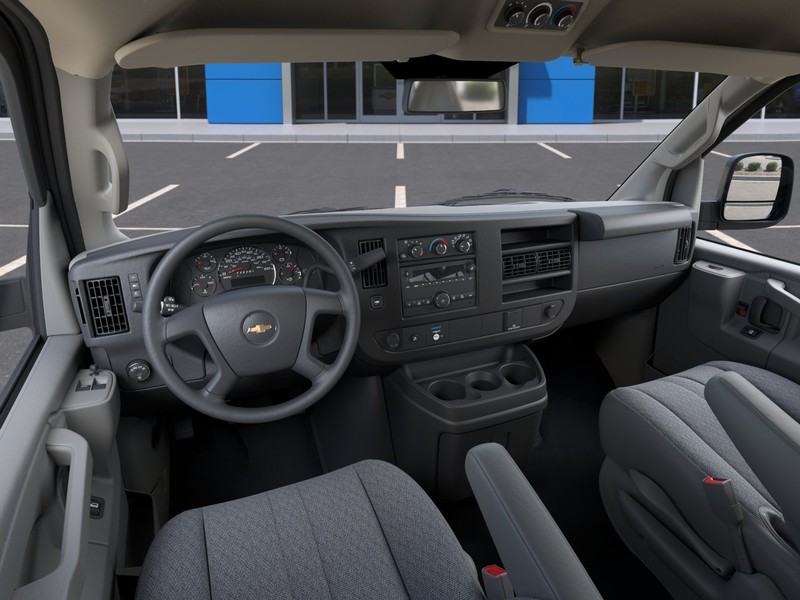 Chevrolet Express 3500 Vehicle Full-screen Gallery Image 15
