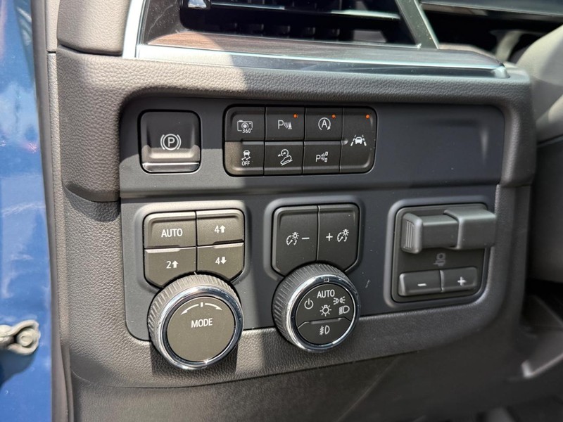 Chevrolet Tahoe Vehicle Full-screen Gallery Image 15