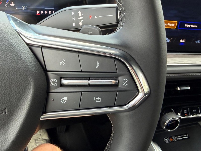 Chevrolet Tahoe Vehicle Full-screen Gallery Image 17