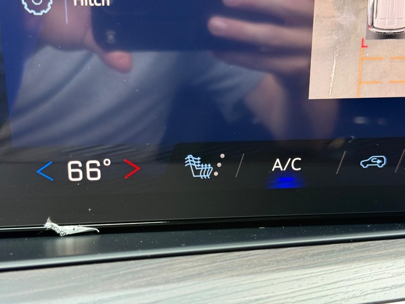 Chevrolet Tahoe Vehicle Full-screen Gallery Image 20