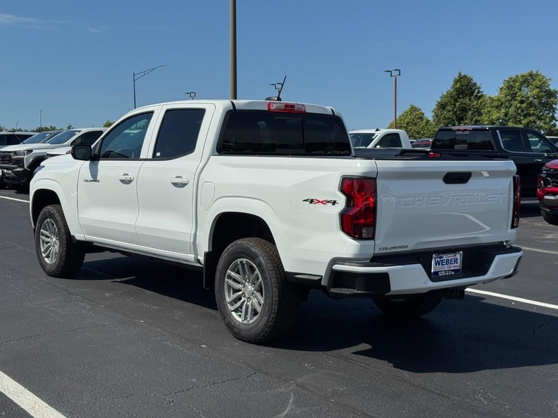 Chevrolet Colorado Vehicle Full-screen Gallery Image 3