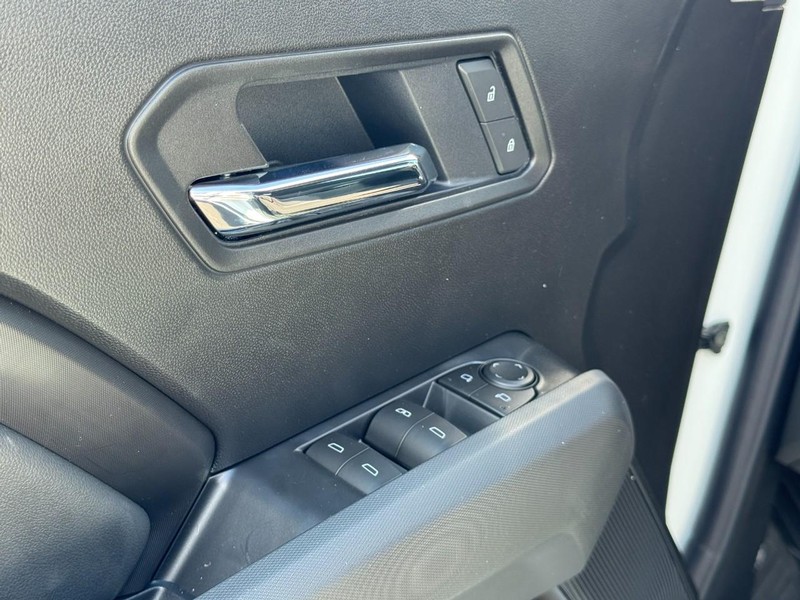 Chevrolet Colorado Vehicle Full-screen Gallery Image 10