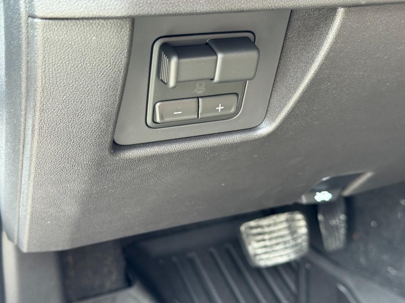 Chevrolet Colorado Vehicle Full-screen Gallery Image 12