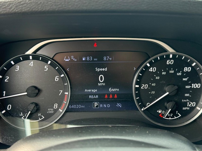 Nissan Frontier Vehicle Full-screen Gallery Image 20