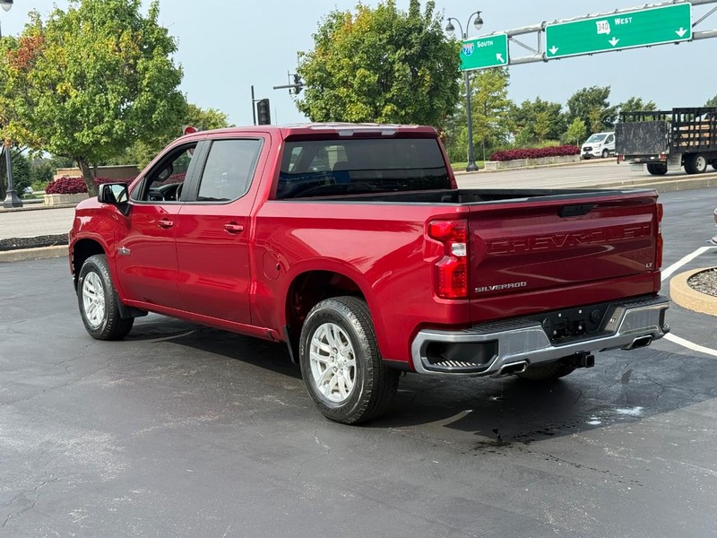 Chevrolet Silverado 1500 Vehicle Full-screen Gallery Image 3