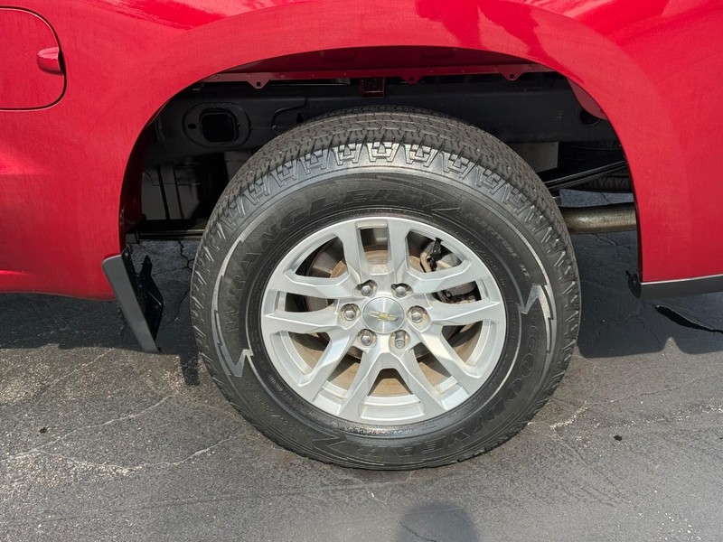 Chevrolet Silverado 1500 Vehicle Full-screen Gallery Image 4