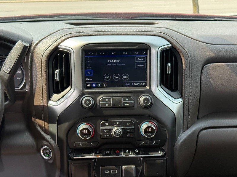 Chevrolet Silverado 1500 Vehicle Full-screen Gallery Image 13
