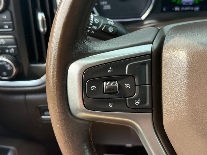 Chevrolet Silverado 1500 Vehicle Full-screen Gallery Image 17