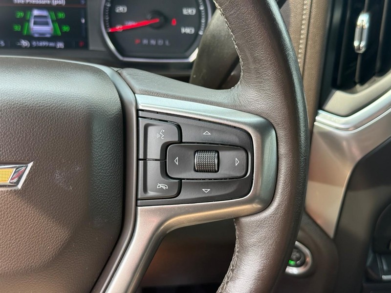 Chevrolet Silverado 1500 Vehicle Full-screen Gallery Image 18