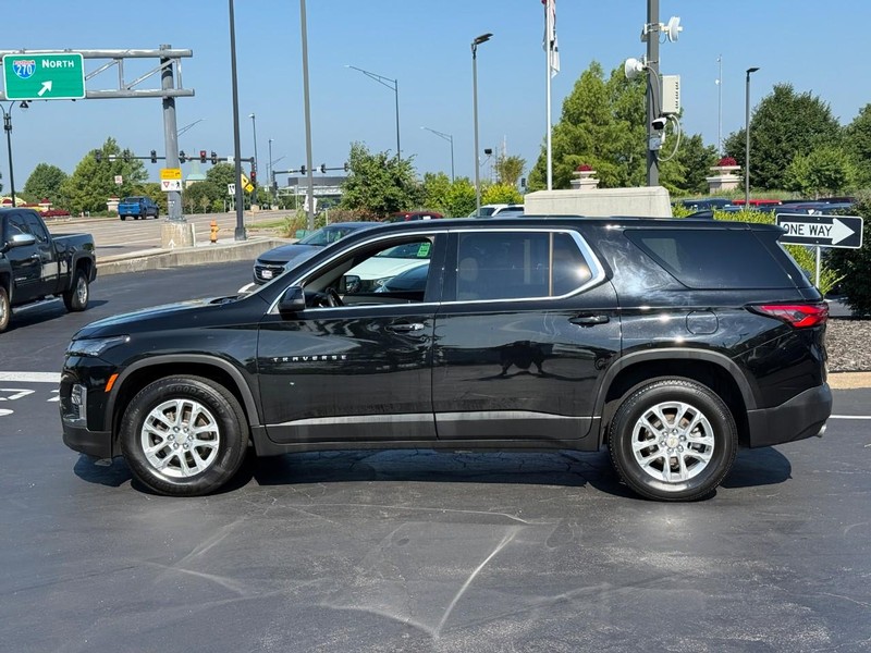 Chevrolet Traverse Vehicle Full-screen Gallery Image 2