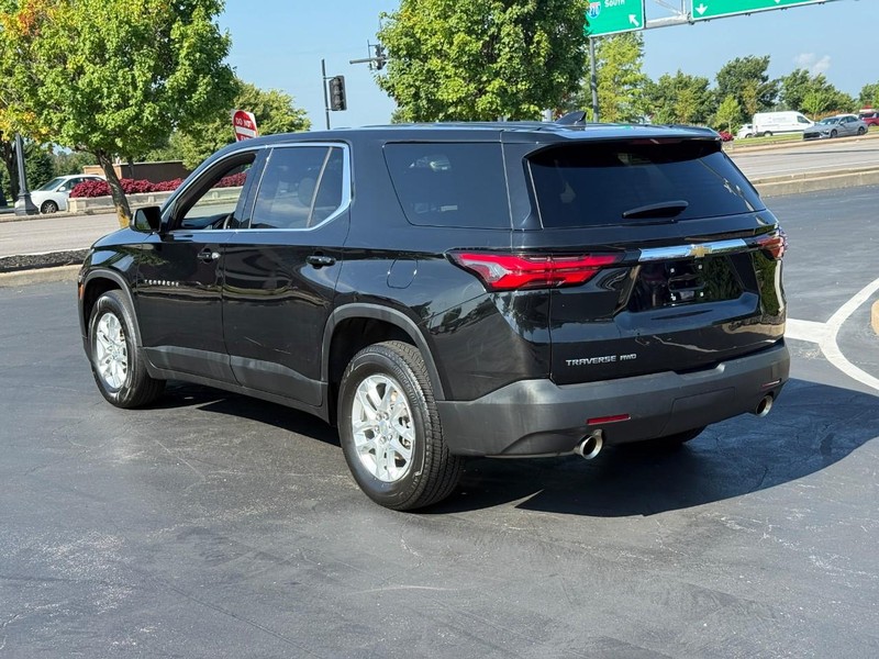 Chevrolet Traverse Vehicle Full-screen Gallery Image 3