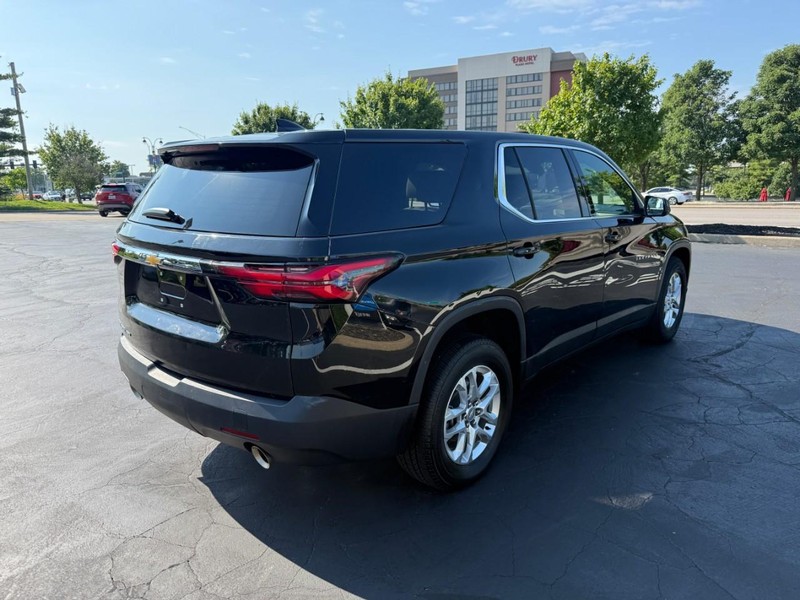 Chevrolet Traverse Vehicle Full-screen Gallery Image 8
