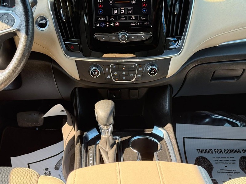 Chevrolet Traverse Vehicle Full-screen Gallery Image 16