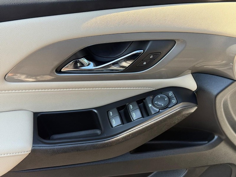 Chevrolet Traverse Vehicle Full-screen Gallery Image 17