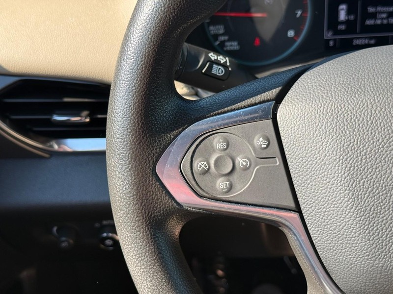 Chevrolet Traverse Vehicle Full-screen Gallery Image 19