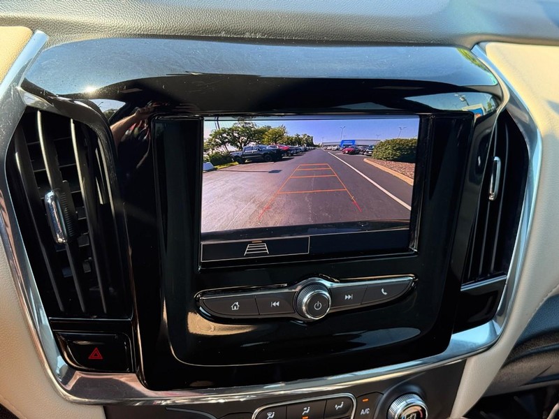 Chevrolet Traverse Vehicle Full-screen Gallery Image 21