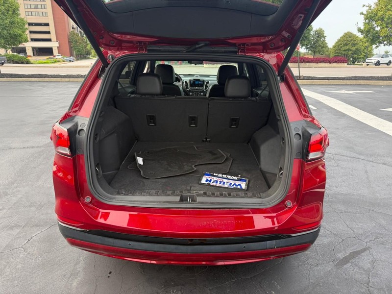 Chevrolet Equinox Vehicle Full-screen Gallery Image 6