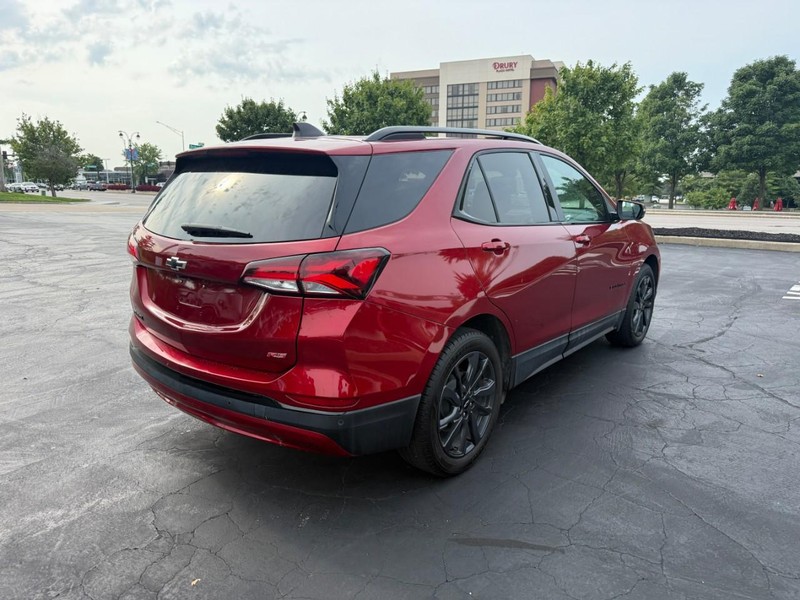 Chevrolet Equinox Vehicle Full-screen Gallery Image 8