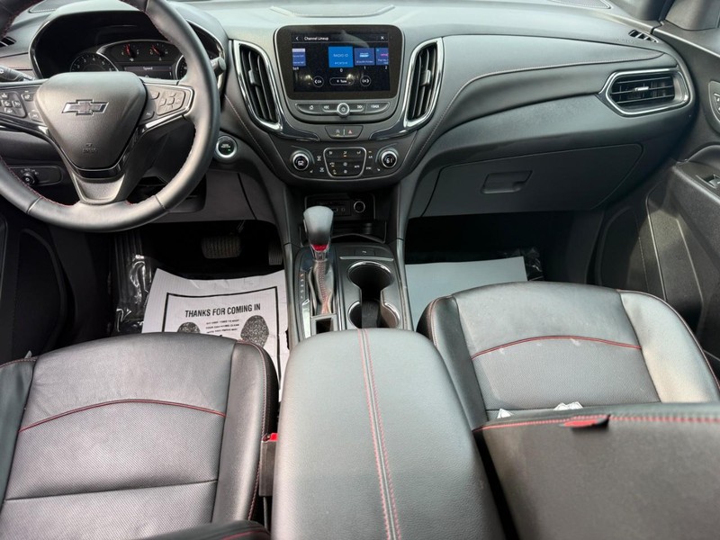 Chevrolet Equinox Vehicle Full-screen Gallery Image 12