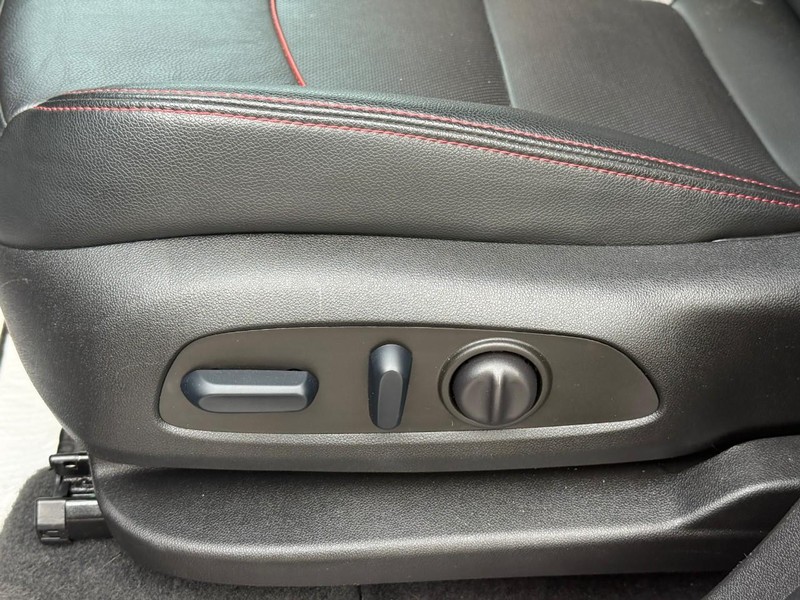 Chevrolet Equinox Vehicle Full-screen Gallery Image 18