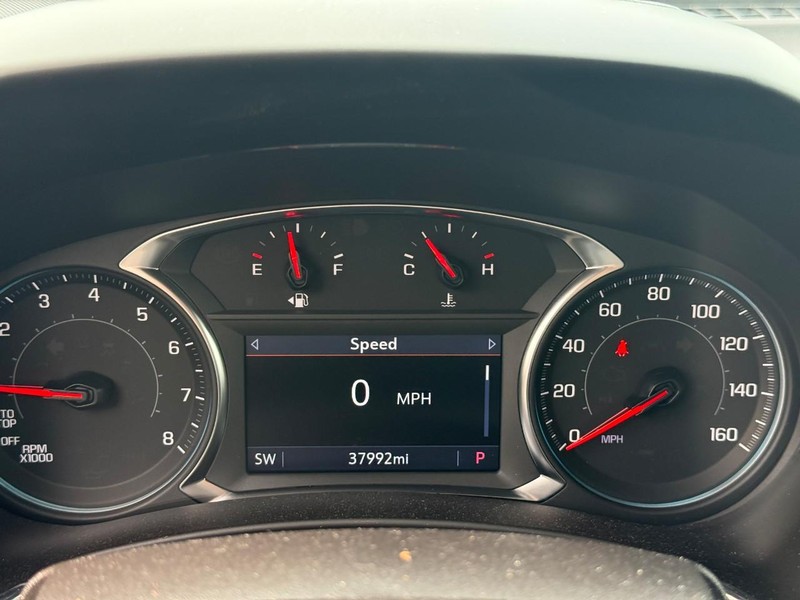 Chevrolet Equinox Vehicle Full-screen Gallery Image 21
