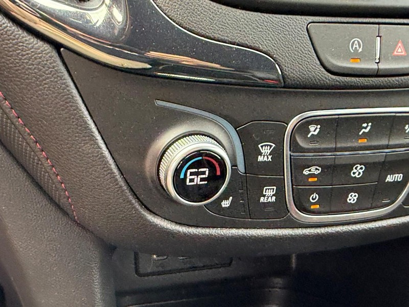 Chevrolet Equinox Vehicle Full-screen Gallery Image 22