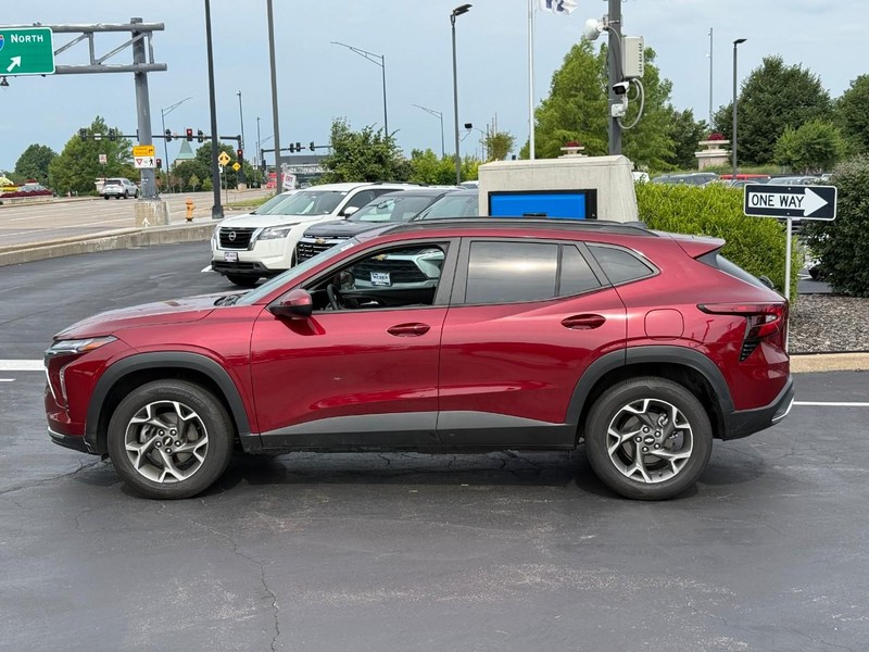 Chevrolet Trax Vehicle Full-screen Gallery Image 2