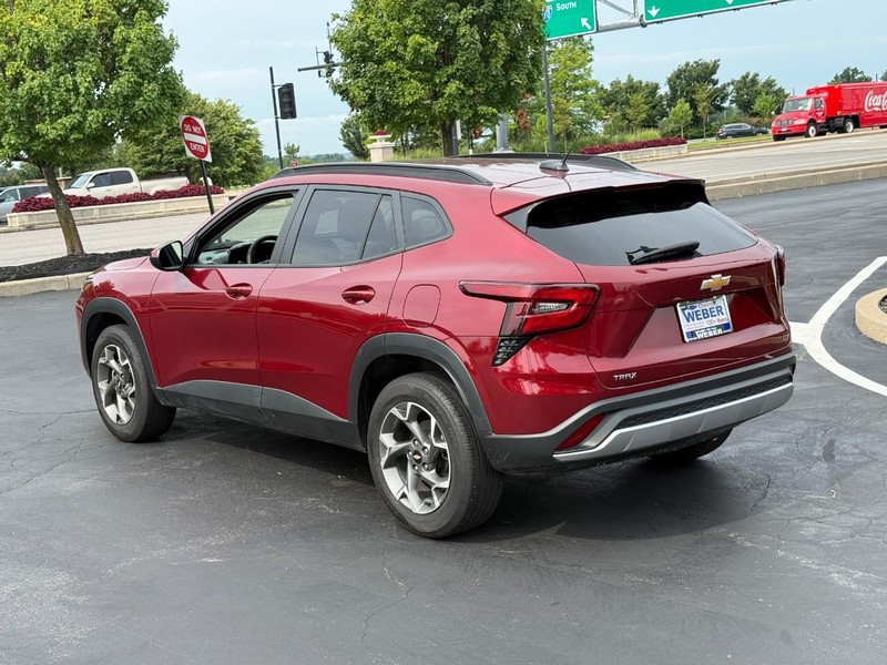 Chevrolet Trax Vehicle Full-screen Gallery Image 3