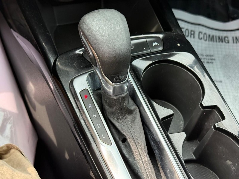 Chevrolet Trax Vehicle Full-screen Gallery Image 19
