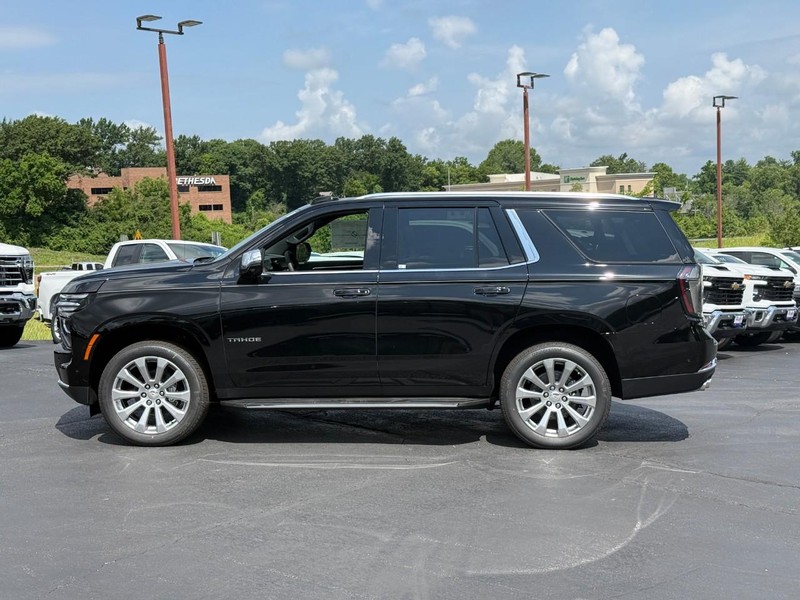 Chevrolet Tahoe Vehicle Full-screen Gallery Image 2