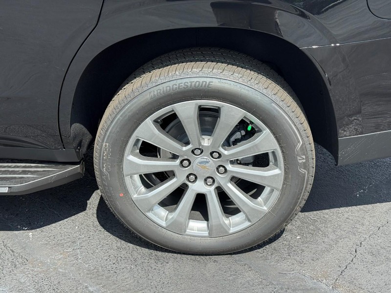 Chevrolet Tahoe Vehicle Full-screen Gallery Image 4