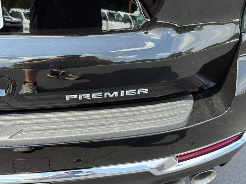 Chevrolet Tahoe Vehicle Full-screen Gallery Image 5