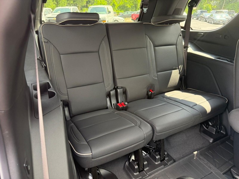 Chevrolet Tahoe Vehicle Full-screen Gallery Image 7
