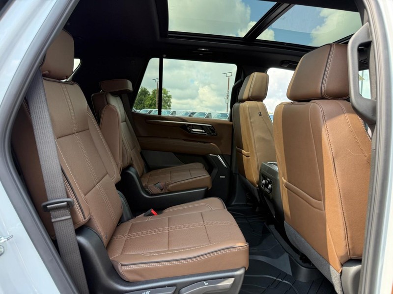 Chevrolet Tahoe Vehicle Full-screen Gallery Image 5