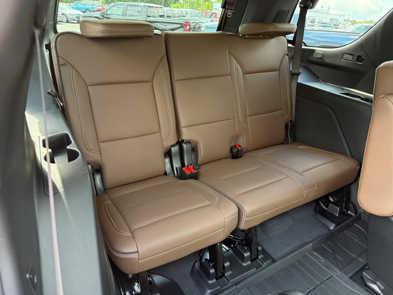 Chevrolet Tahoe Vehicle Full-screen Gallery Image 6
