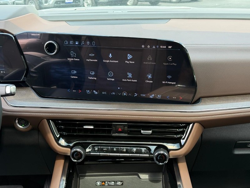 Chevrolet Tahoe Vehicle Full-screen Gallery Image 9