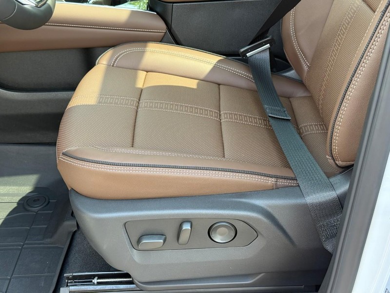 Chevrolet Tahoe Vehicle Full-screen Gallery Image 13