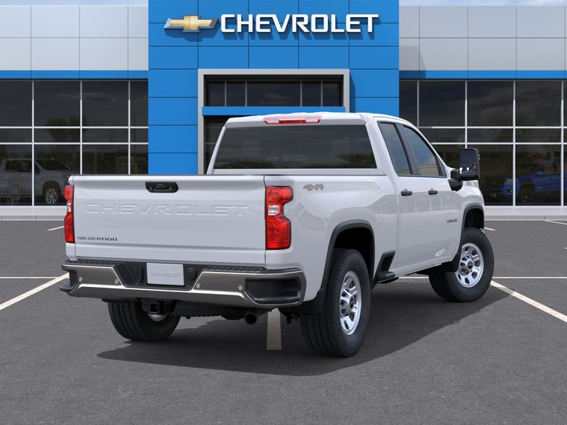 Chevrolet Silverado 2500HD Vehicle Full-screen Gallery Image 4