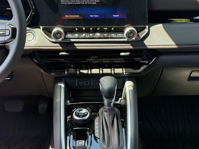 2026 Chevrolet Colorado Z71 - Photo 8