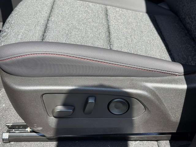 2026 Chevrolet Colorado Z71 - Photo 11