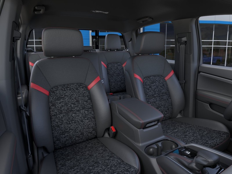 Chevrolet Colorado Vehicle Full-screen Gallery Image 16