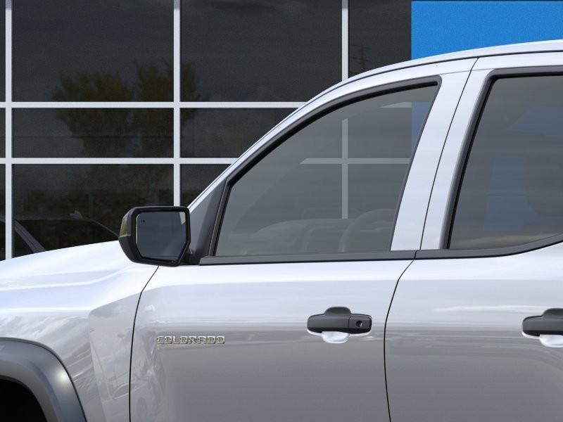 Chevrolet Colorado Vehicle Full-screen Gallery Image 12