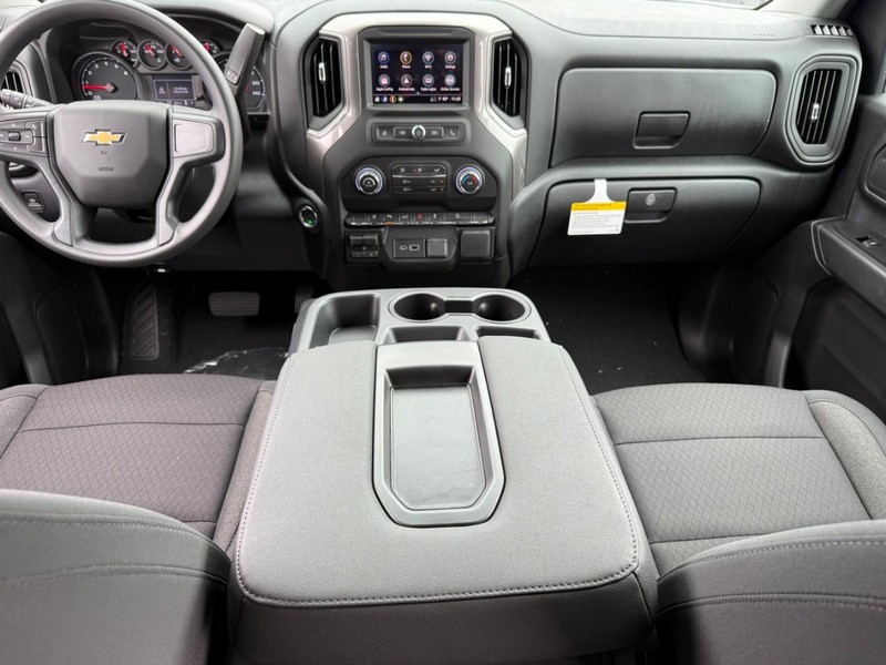 Chevrolet Silverado 2500HD Vehicle Full-screen Gallery Image 7