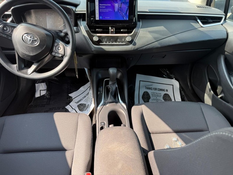 Toyota Corolla Vehicle Full-screen Gallery Image 11