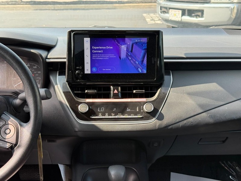 Toyota Corolla Vehicle Full-screen Gallery Image 13