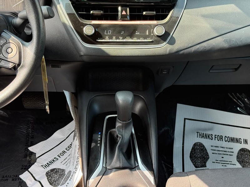 Toyota Corolla Vehicle Full-screen Gallery Image 14